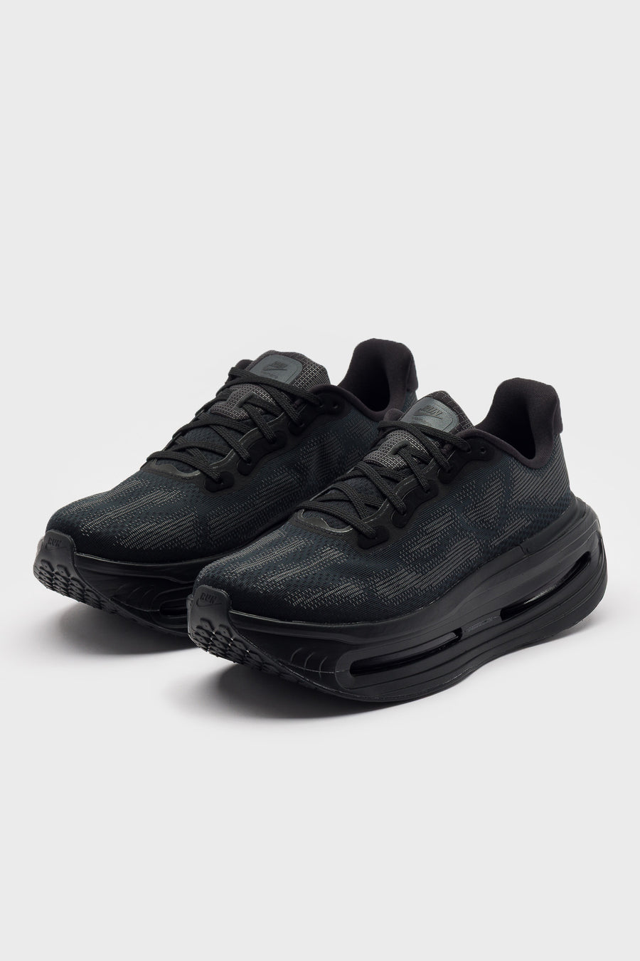 Nike Vomero Premium SP Sneaker in Black/Black/Iron Grey - Notre