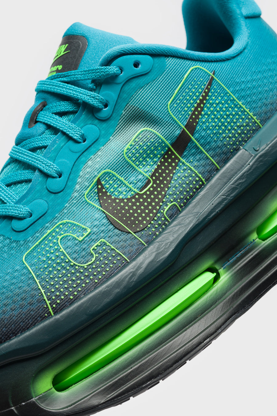 Nike Vomero Premium Sneaker in Energy/Green Strike/Arctic Green - Notre