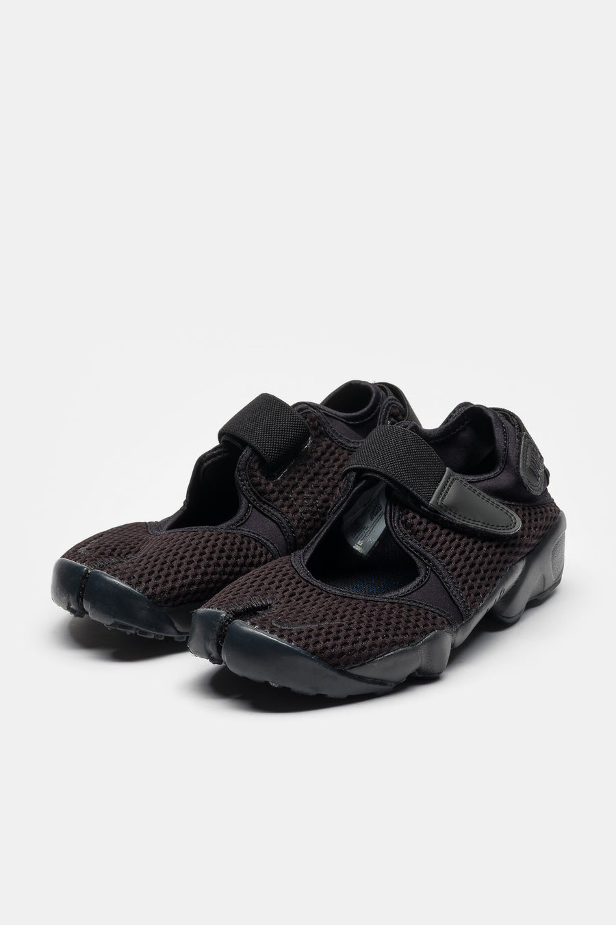 Nike Air Rift Mesh in Black/Black/White - Notre