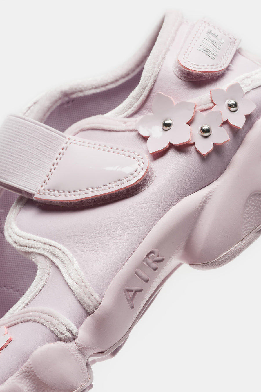 Nike Air Rift Florette Sneaker in Bleached Lilac/Metallic Silver/ Wolf Grey - Notre