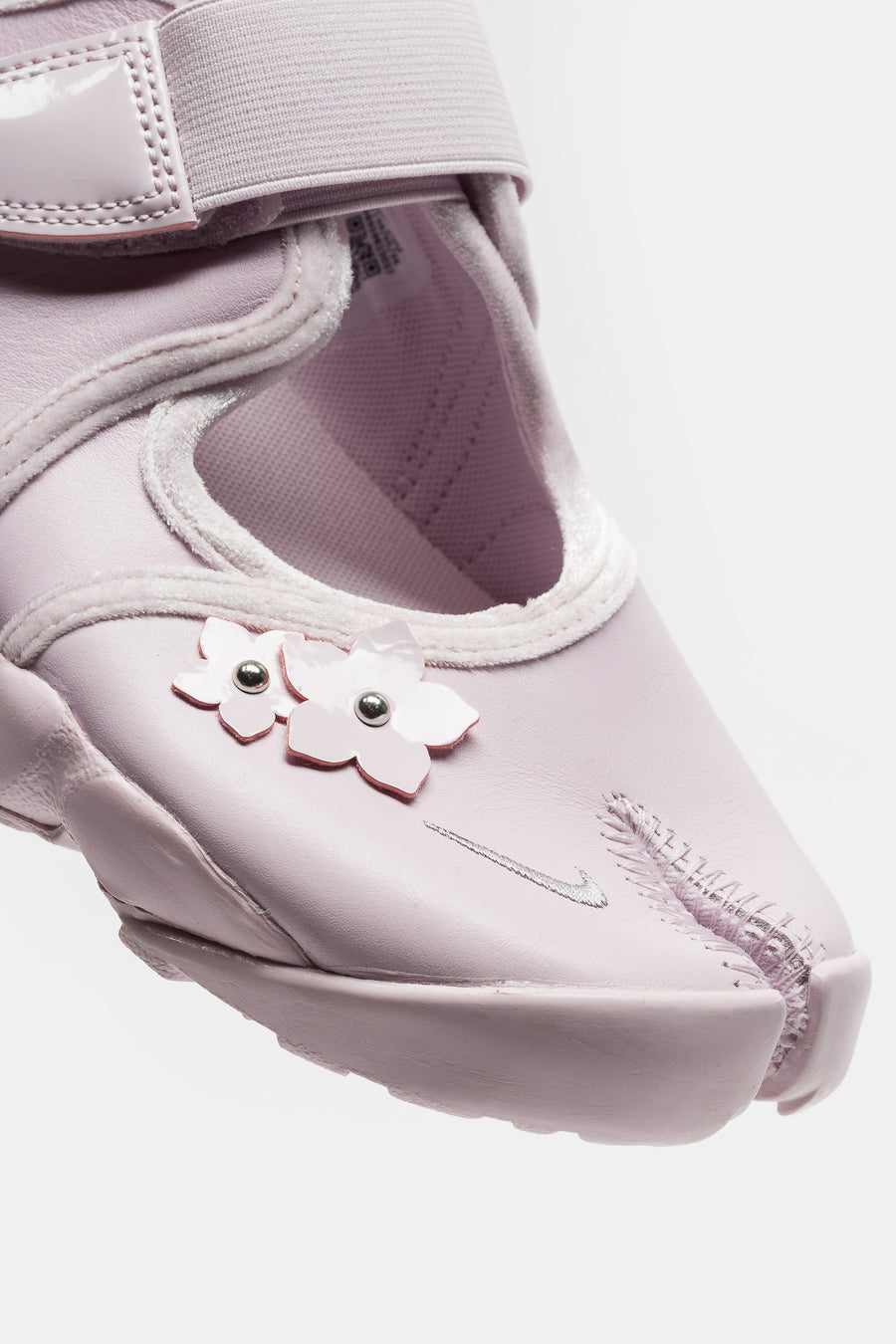 Nike Air Rift Florette Sneaker in Bleached Lilac/Metallic Silver/ Wolf Grey - Notre