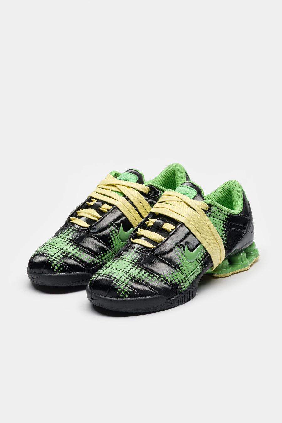 Nike Total90 Shox Magia Sneaker in Black/Spinach Green/Yellow Diamond - Notre