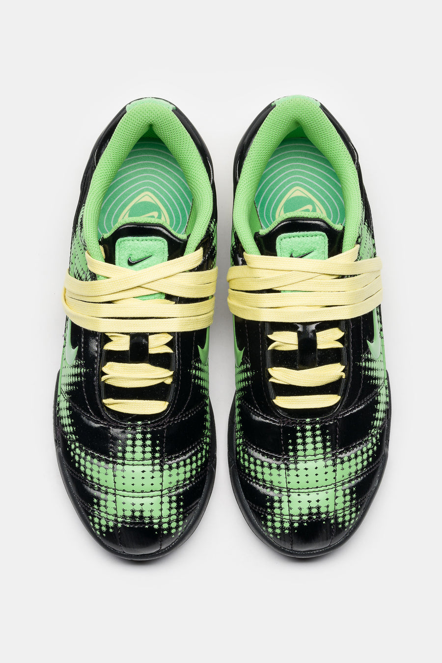 Nike Total90 Shox Magia Sneaker in Black/Spinach Green/Yellow Diamond - Notre