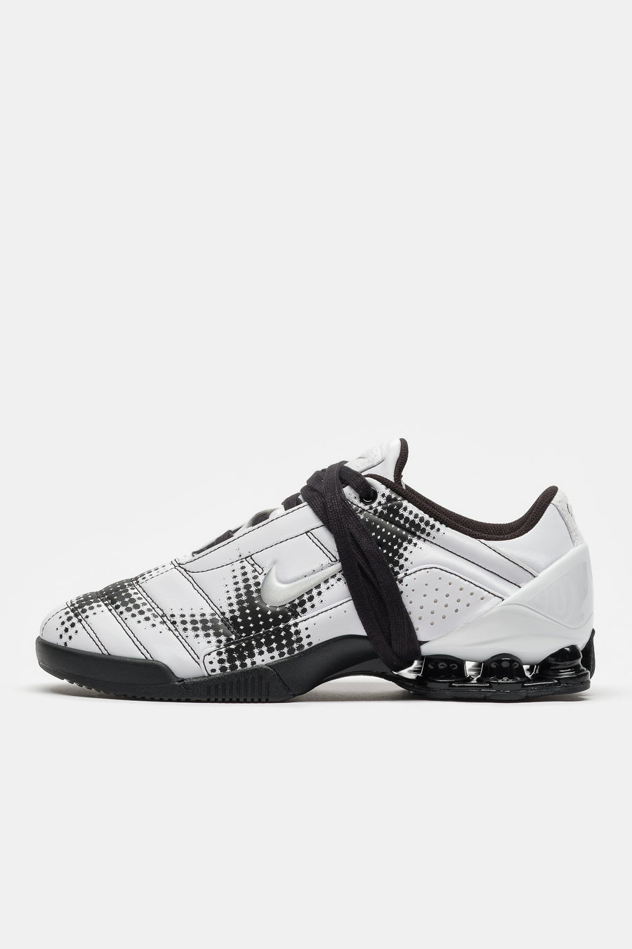 Nike Total90 Shox Magia Sneaker in White/Metallic Silver/Black - Notre