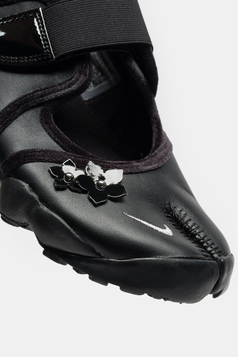 Nike Air Rift Flrt in Black/Metallic Silver - Notre