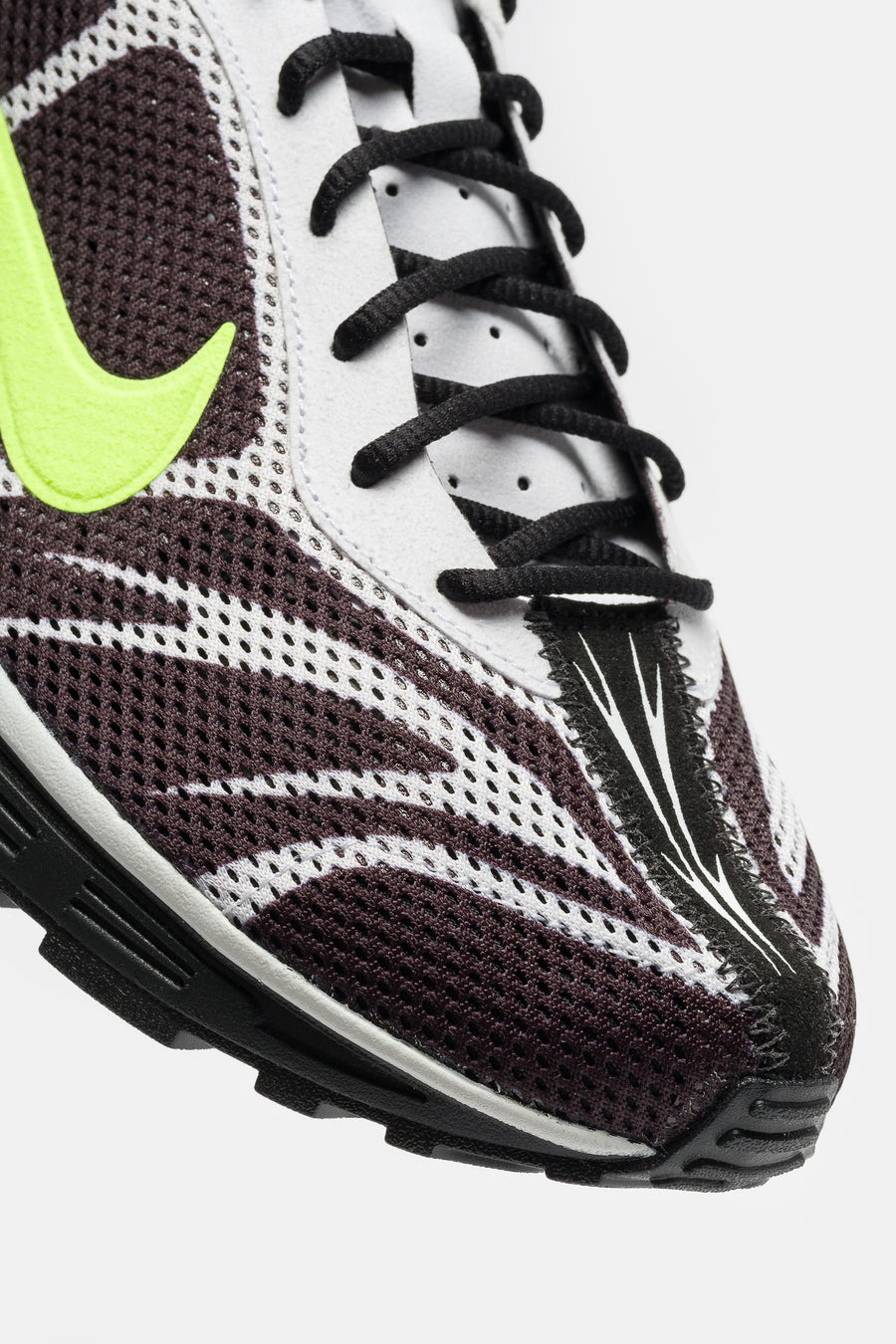 Nike Zoom Streak 3 Sneaker in Black/Volt/Summit White - Notre