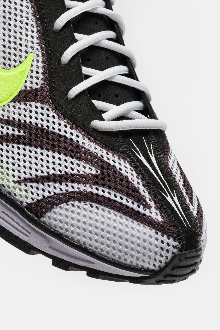 Nike Zoom Streak 3 Sneaker in White/Volt/Flat Pewter/Black - Notre