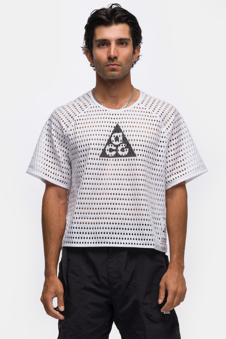 Nike ACG Radical AirFlow Short-Sleeve Trail Running Top in White/Anthracite - Notre