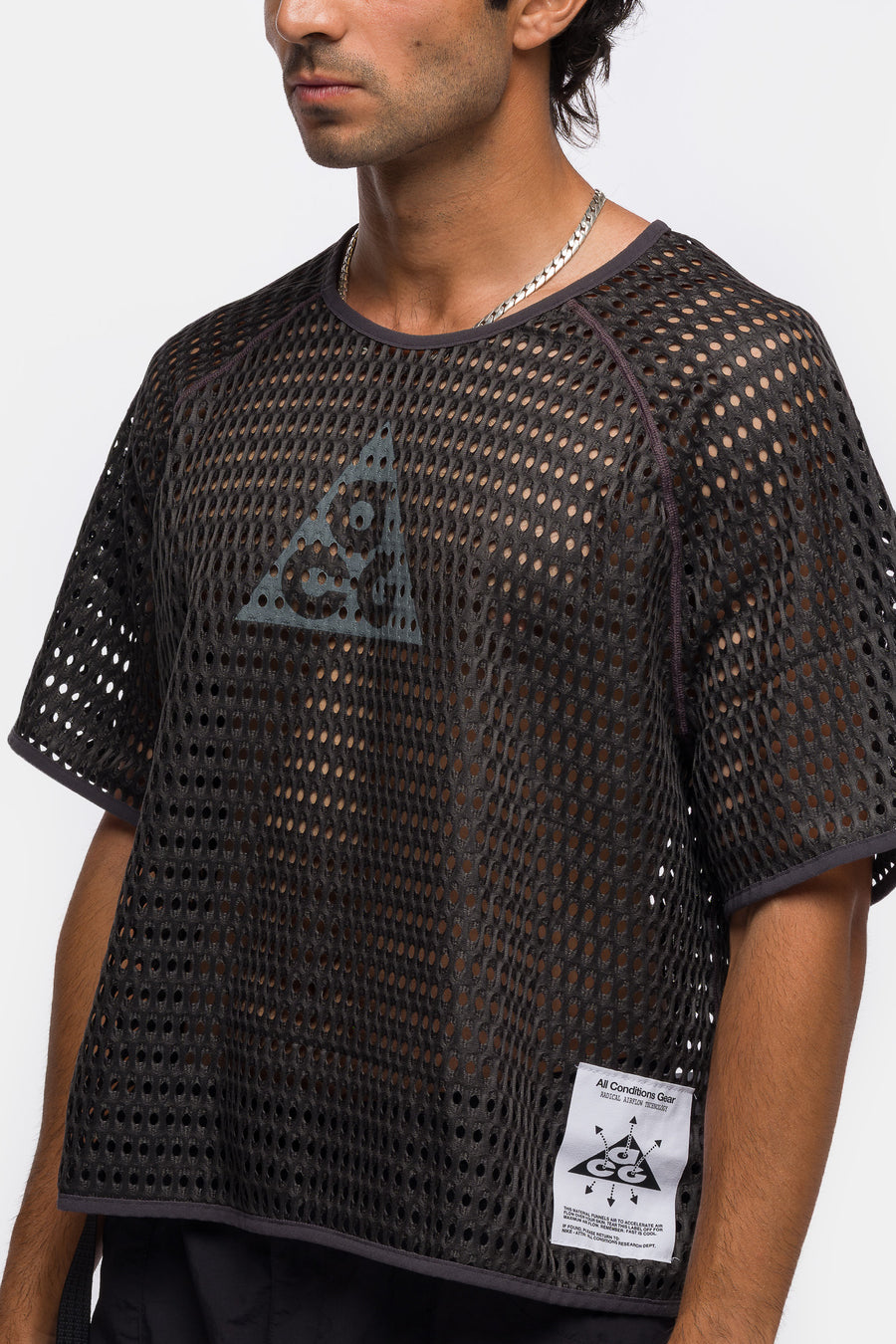 Nike ACG Radical AirFlow Dri-FIT Short-Sleeve Trail Running Top in Anthracite - Notre