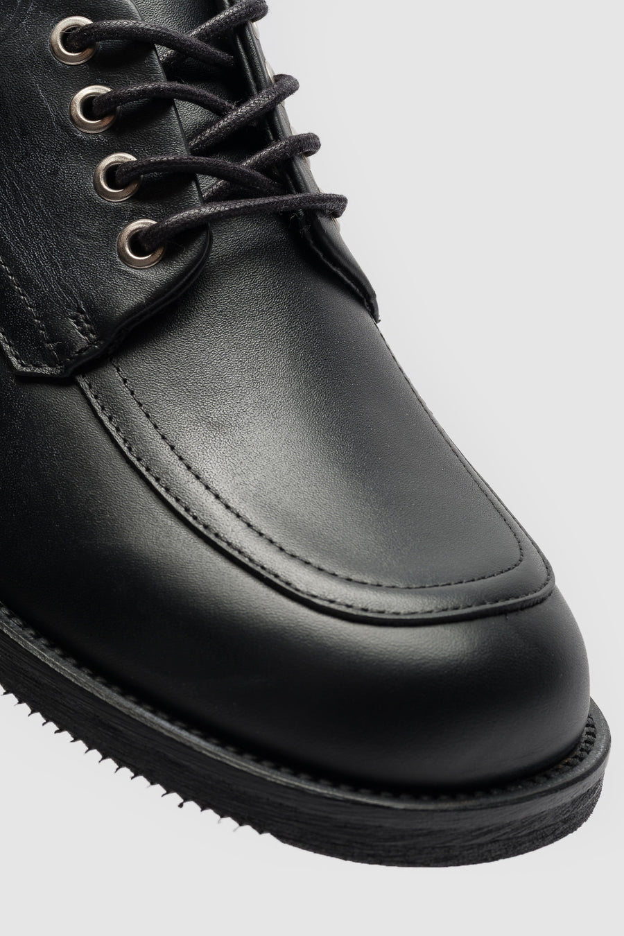 Paracia Old Buster Moc Toe Shoe in Calfskin Black - Notre