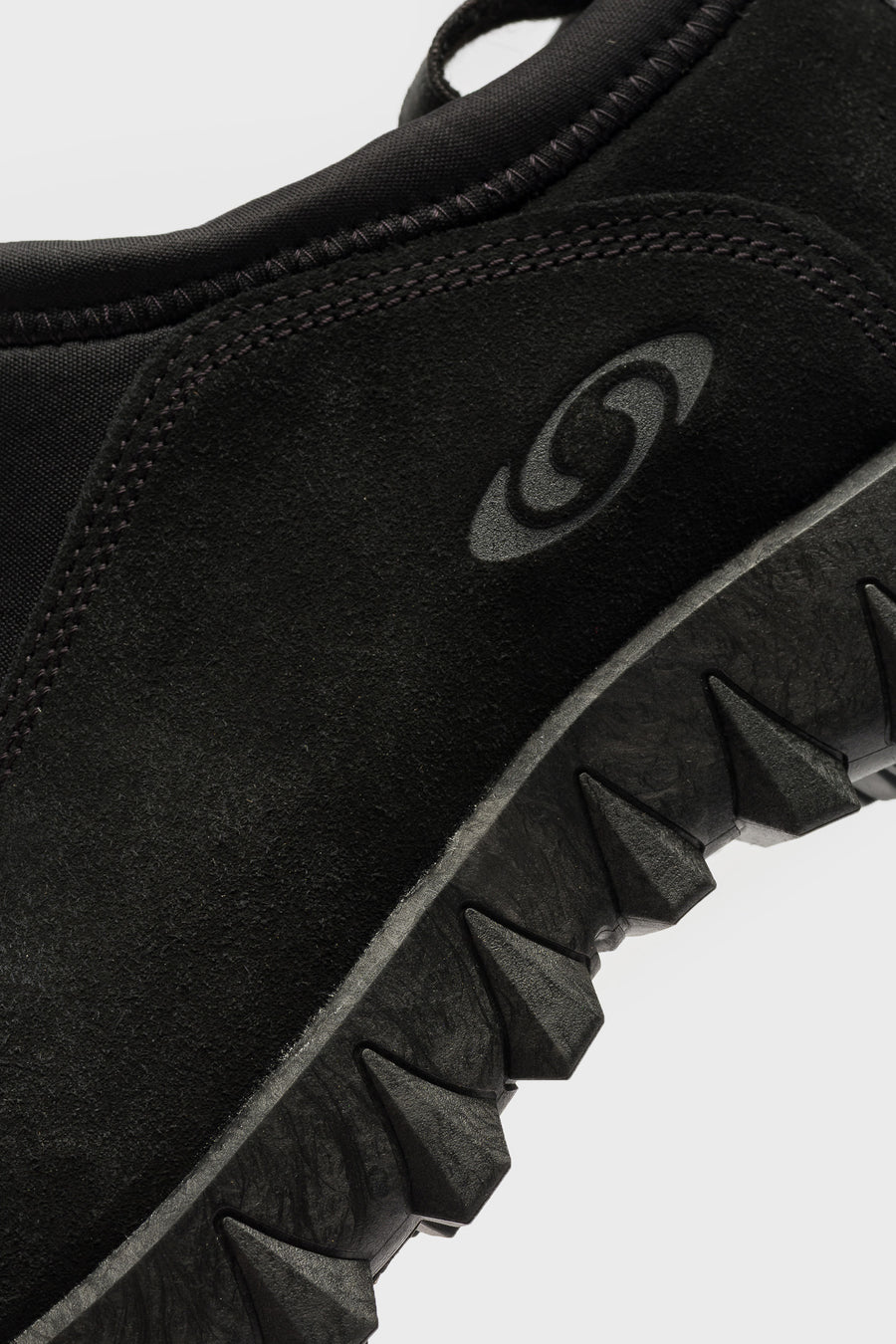 SALOMON ADVANCED Snowclog OG Sneaker in Black/Black/Asphalt - Notre