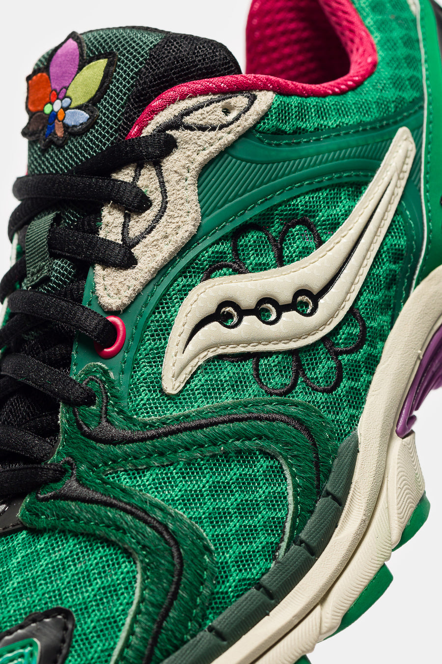 Saucony Jae Tips ProGrid Triumph 4 Sneaker in Fern/Fern - Notre