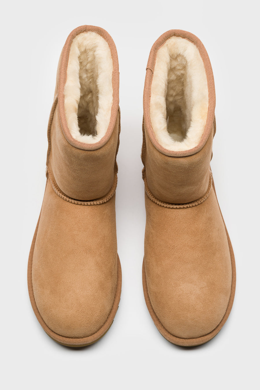 UGG Classic Short in Chestnut - Notre