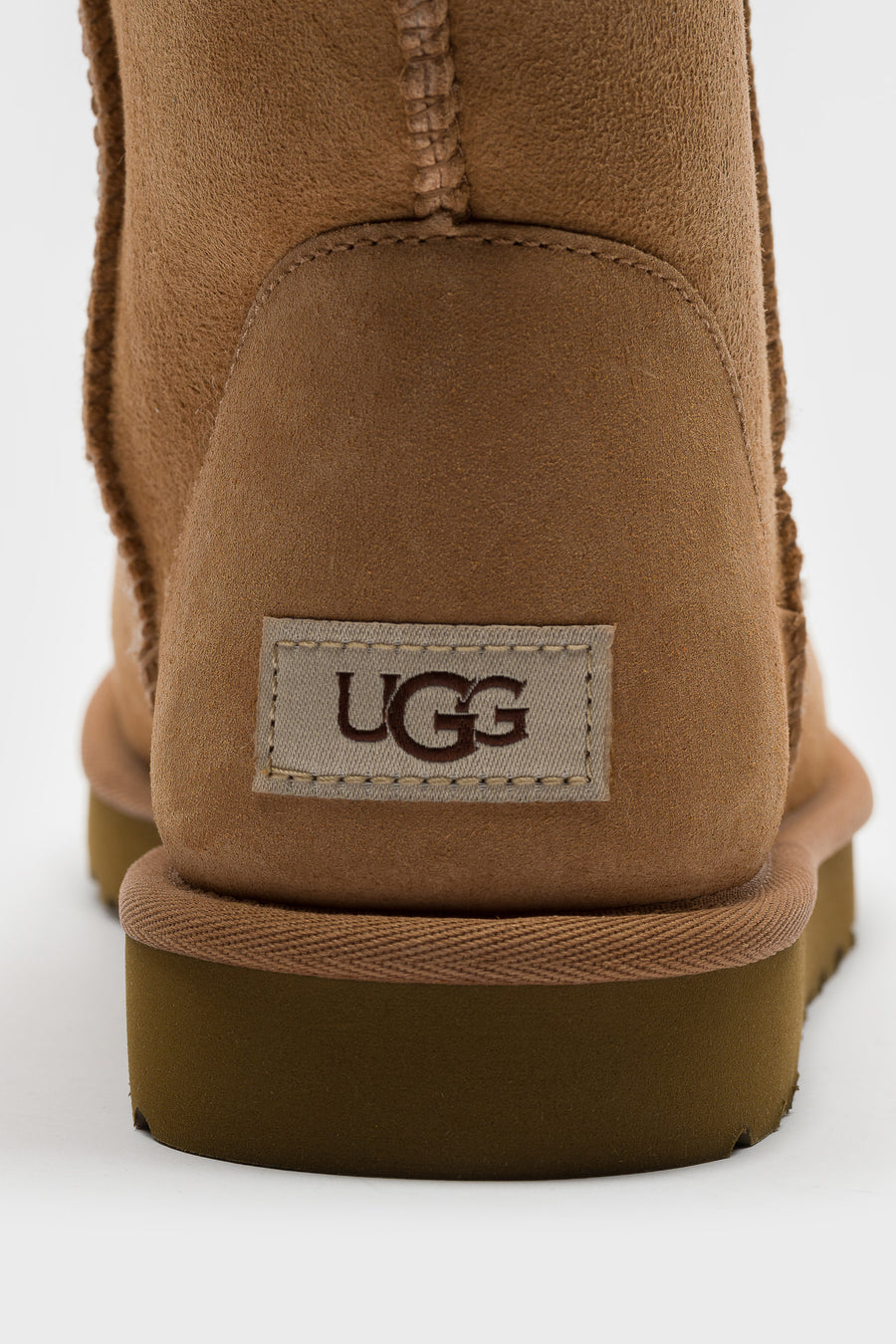 UGG Classic Short in Chestnut - Notre