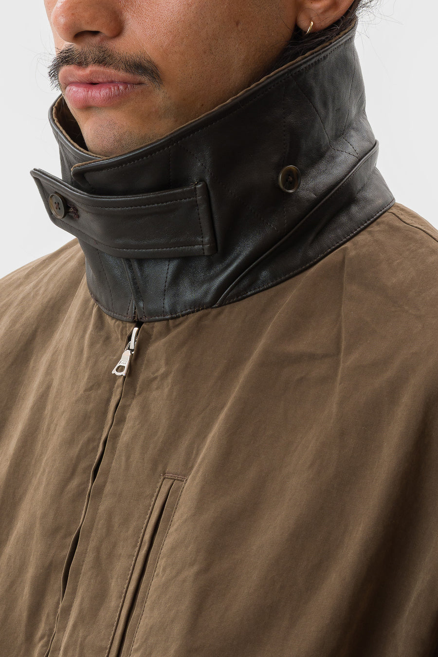 ssstein Detatchable Collar Resin-Finish Cotton Jacket in Khaki - Notre