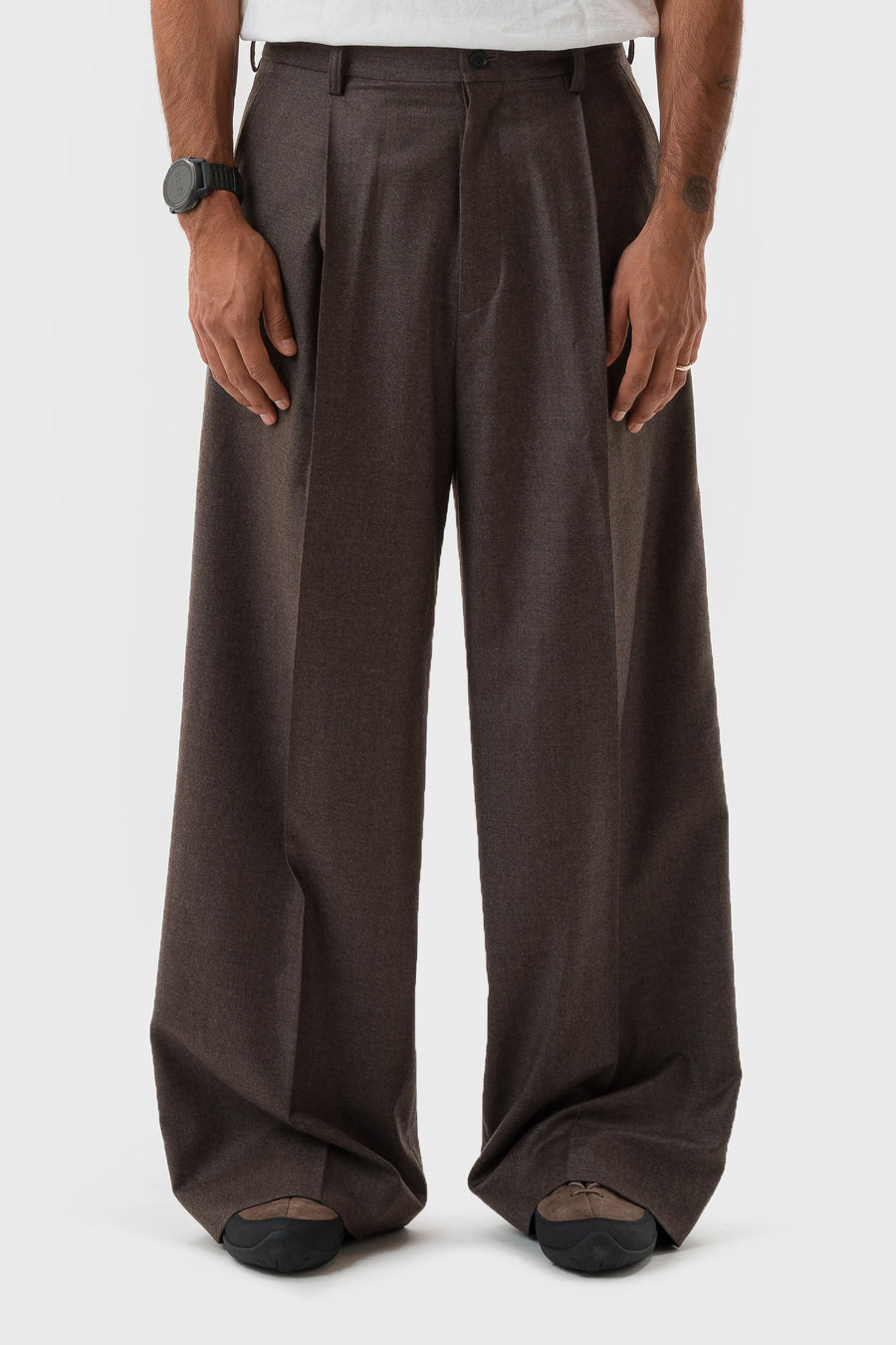 ssstein Extra Fine Wool Extra Wide Trouser in Charcoal Brown - Notre
