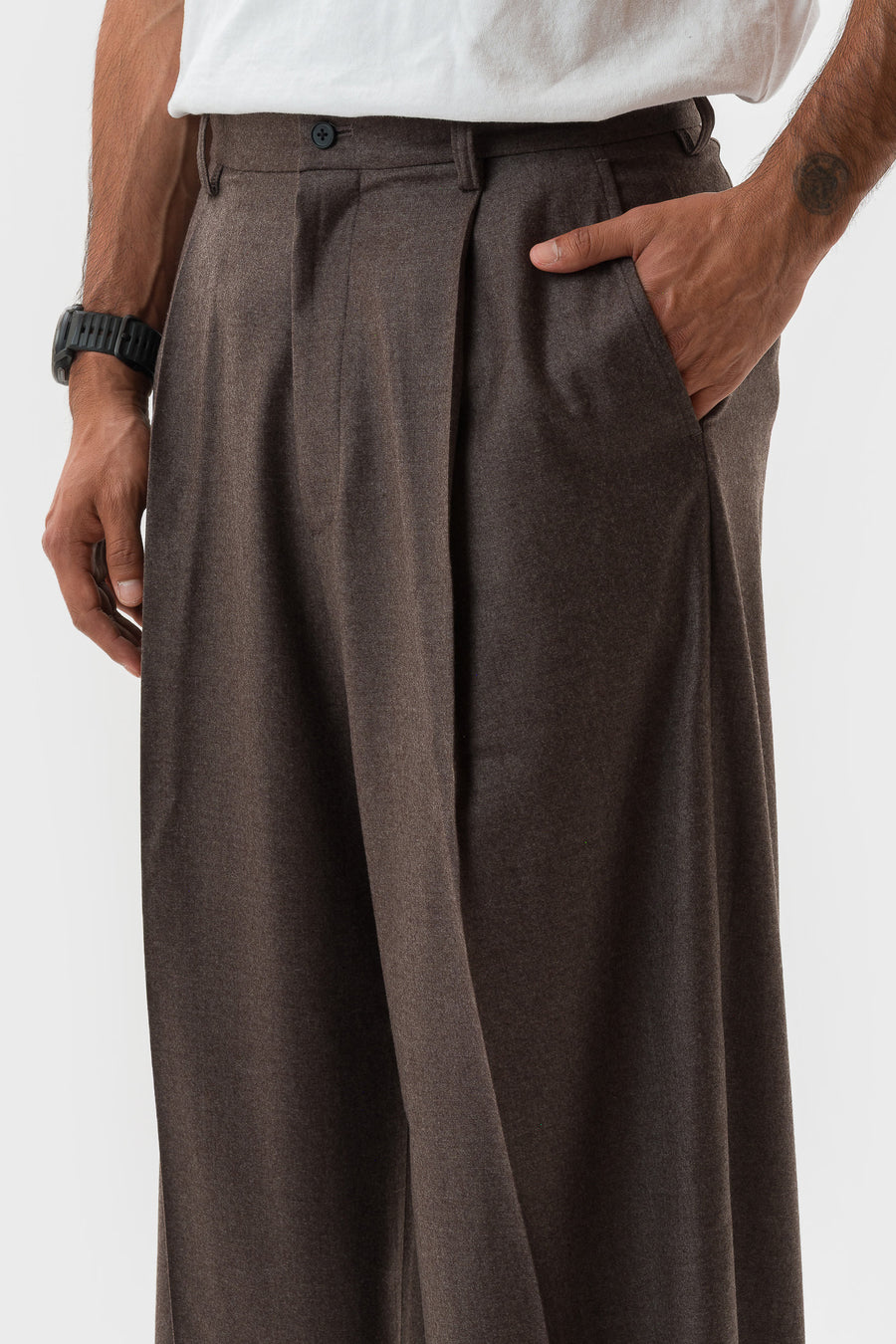 ssstein Extra Fine Wool Extra Wide Trouser in Charcoal Brown - Notre