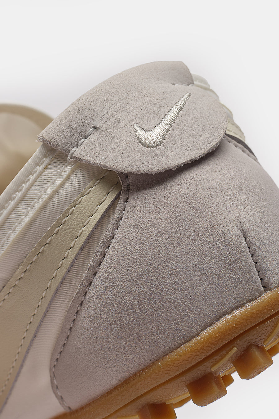 Nike Moon Shoe OG Sneaker in Summit White/Soft Pearl/Gum Light Brown - Notre