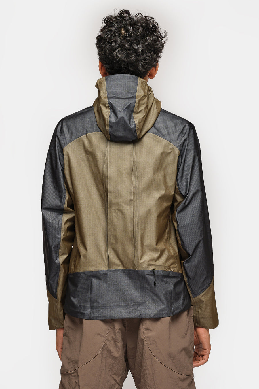 Portal Sphere LT Gore-Tex Jacket in Dark Olive - Notre