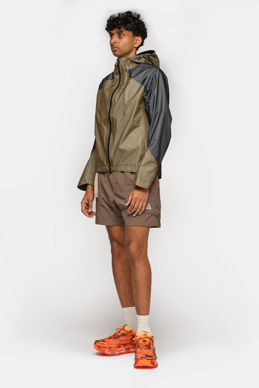 Portal Sphere LT Gore-Tex Jacket in Dark Olive - Notre